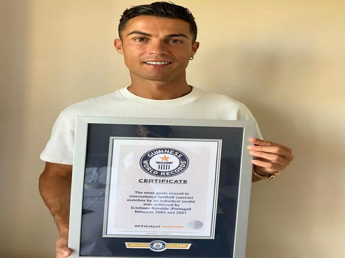 Ronaldo 10-cu dəfə "Ginnesin Rekordlar Kitabı"na düşdü