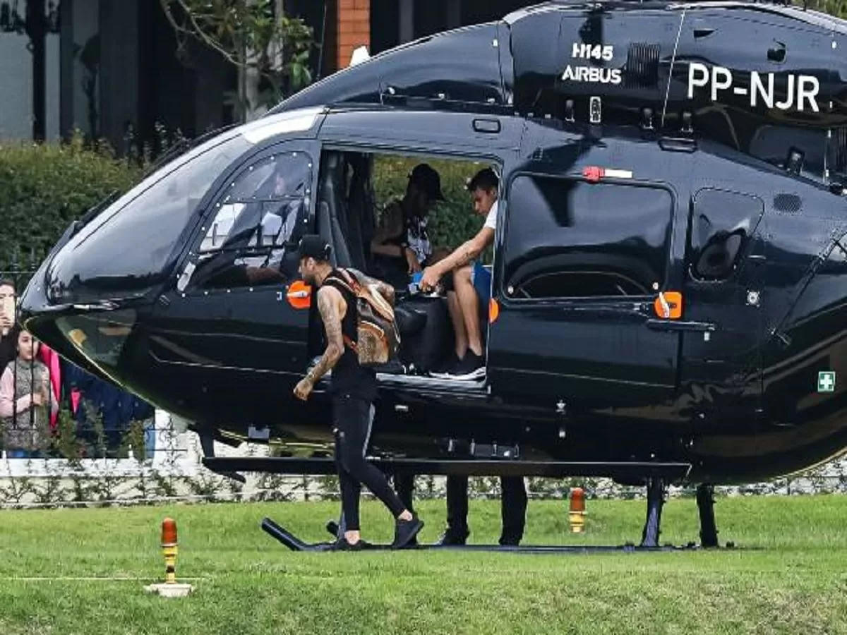 Neymar məşqə 12 milyonluq helikopterlə getdi