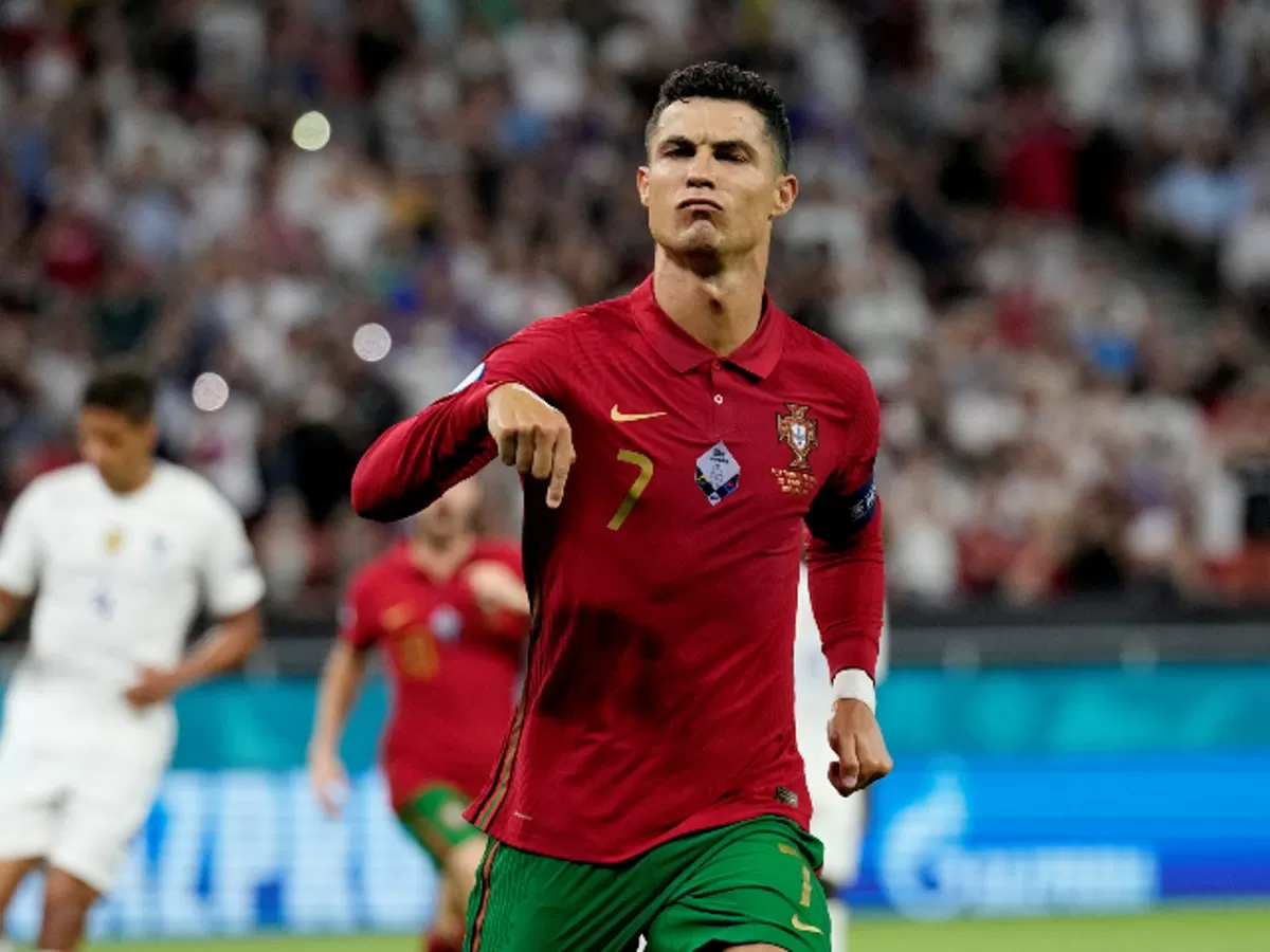 Ronaldo Əliyə məxsus dünya rekordunu təkrarladı