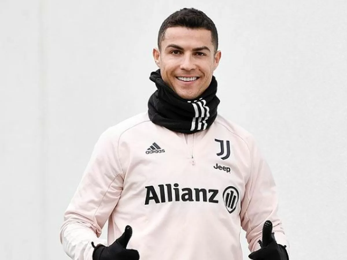Ronaldo “Yuventus”da qaldı